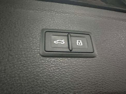 Used 2023 Audi Q5 2.0T Premium Plus w/ Premium Plus Package AWD/4WD image 11