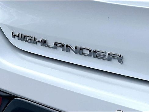 Used 2025 Toyota Highlander Limited AWD/4WD image 8