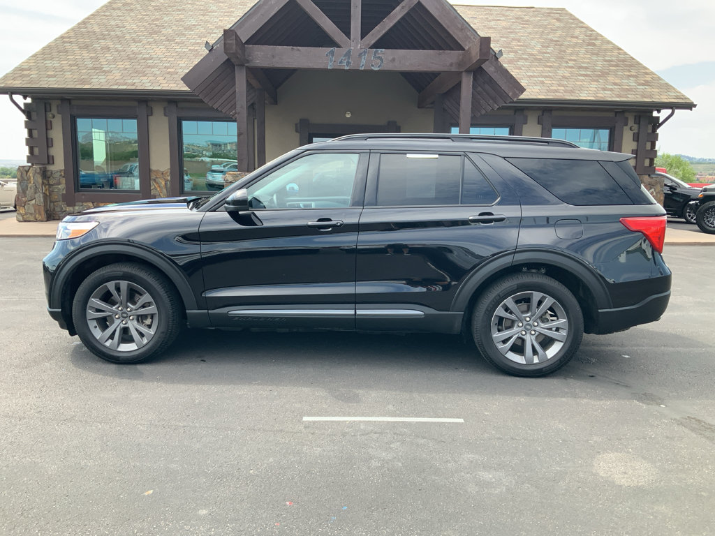 Used 2023 Ford Explorer XLT w/ Equipment Group 202A AWD/4WD image 1