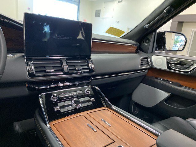 New 2024 Lincoln Navigator Black Label AWD/4WD image 36