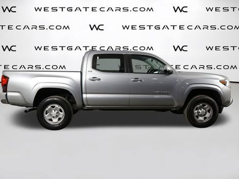 Used 2020 Toyota Tacoma SR5 image 38
