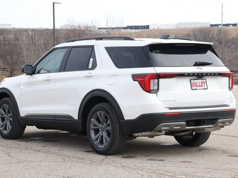 New 2026 Ford Explorer Active w/ Active Comfort Package image 6