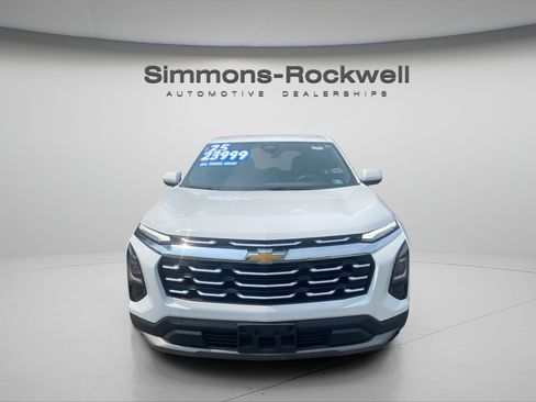 Used 2025 Chevrolet Equinox LT AWD/4WD image 8