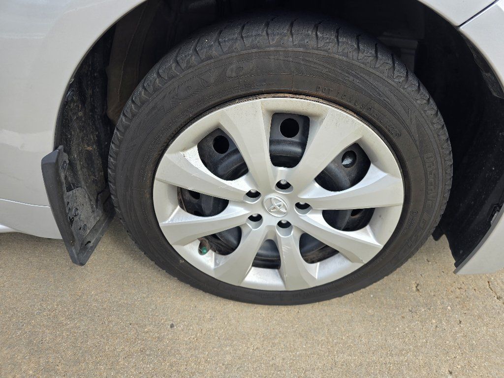 Used 2025 Toyota Corolla LE FWD image 10