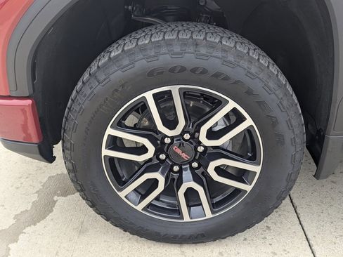 Used 2025 GMC Sierra 1500 AT4 w/ AT4 Premium Package image 22