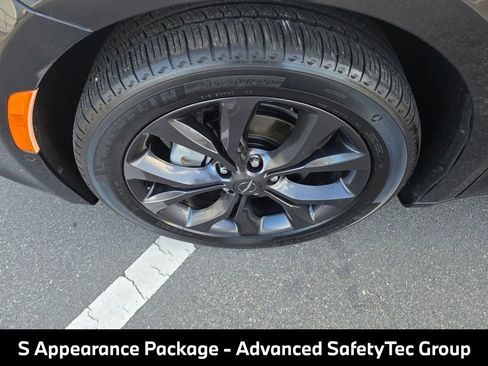 Used 2019 Chrysler Pacifica Touring-L Plus w/ Advanced Safetytec Group FWD image 14