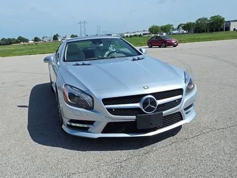 Used 2016 Mercedes-Benz SL 550 image 2