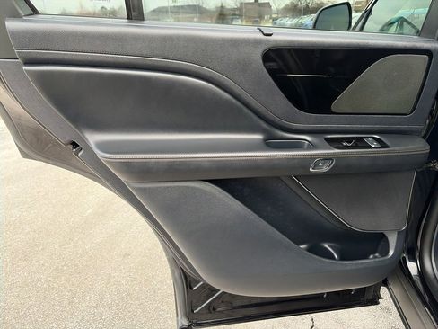 Used 2025 Lincoln Aviator AWD image 31