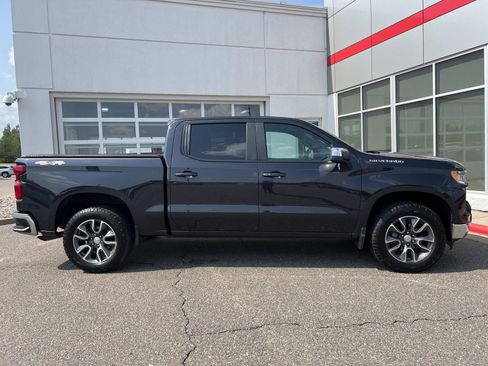 Used 2022 Chevrolet Silverado 1500 LT AWD/4WD image 30