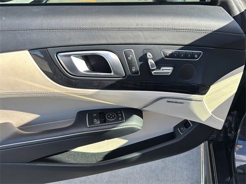 Used 2019 Mercedes-Benz SL 550 image 21