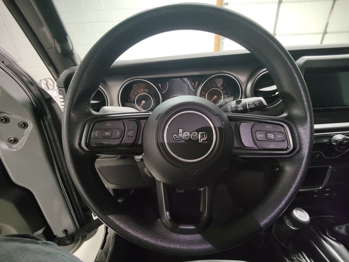 Used 2022 Jeep Wrangler Sport AWD/4WD image 34