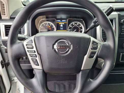 Used 2019 Nissan Titan SV image 22