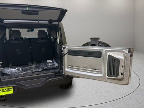 Used 2024 Ford Bronco Black Diamond image 6