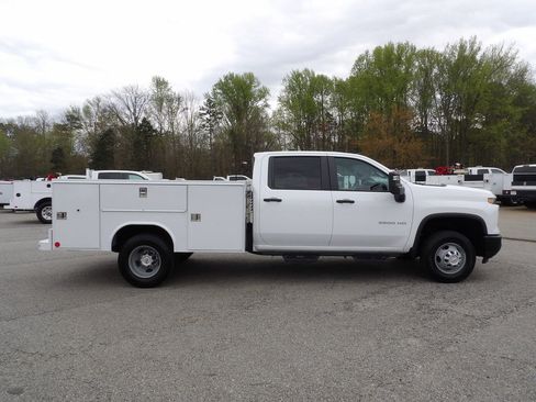 Used 2024 Chevrolet Silverado 3500 W/T w/ WT Convenience Package image 9