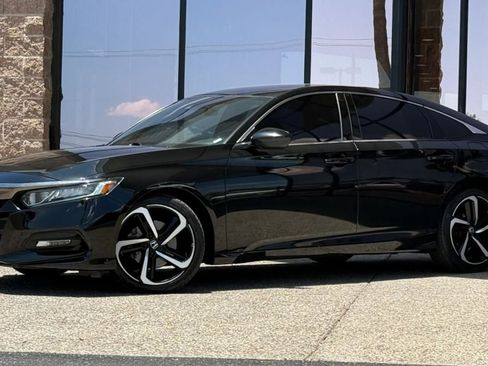 Used 2018 Honda Accord Sport image 3
