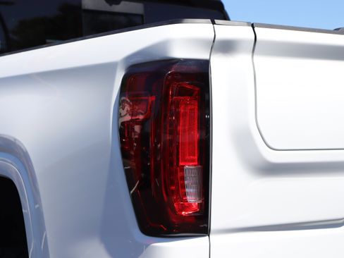 Used 2025 GMC Sierra 1500 AT4 w/ Technology Package AWD/4WD image 35