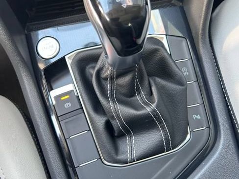 New 2026 Volkswagen Taos SE FWD image 17