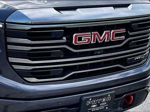 Used 2023 GMC Sierra 1500 AT4 w/ Technology Package AWD/4WD image 34