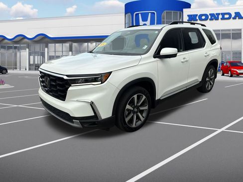 Used 2024 Honda Pilot Elite image 3