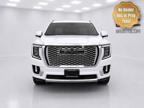 Used 2021 GMC Yukon Denali w/ Denali Premium Package AWD/4WD image 2