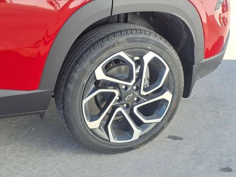 New 2026 Chevrolet Trax RS w/ Sunroof Package image 18