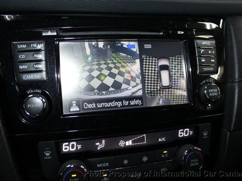 Used 2017 Nissan Rogue SV w/ SV Premium Package image 17