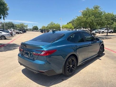 Used 2026 Toyota Camry SE w/ Convenience Package FWD image 5