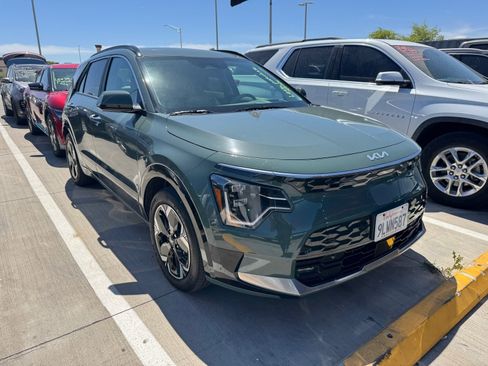 Certified 2024 Kia Niro Wave image 5
