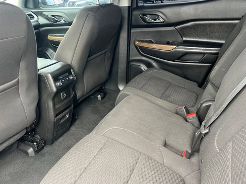 Used 2018 GMC Acadia SLE FWD image 9