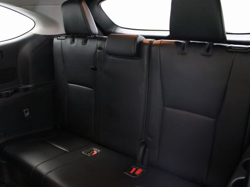 Used 2021 Toyota Highlander XLE image 23