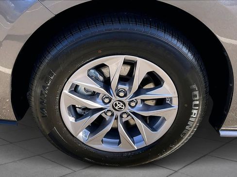 Certified 2024 Toyota Sienna LE image 10