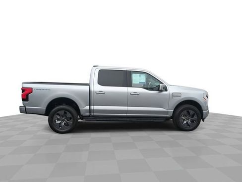 Used 2022 Ford F150 Lightning Lariat w/ Max Trailer Tow Package AWD/4WD image 9