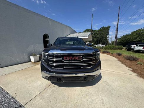 Used 2023 GMC Sierra 1500 SLT w/ SLT Premium Package AWD/4WD image 3