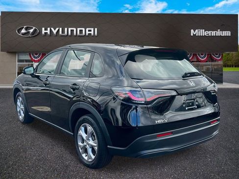 Used 2023 Honda HR-V LX image 6