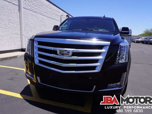 Used 2018 Cadillac Escalade Premium Luxury AWD/4WD image 44