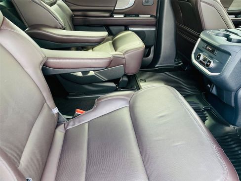 Used 2025 Ford Expedition Platinum w/ Platinum Ultimate Package AWD/4WD image 26
