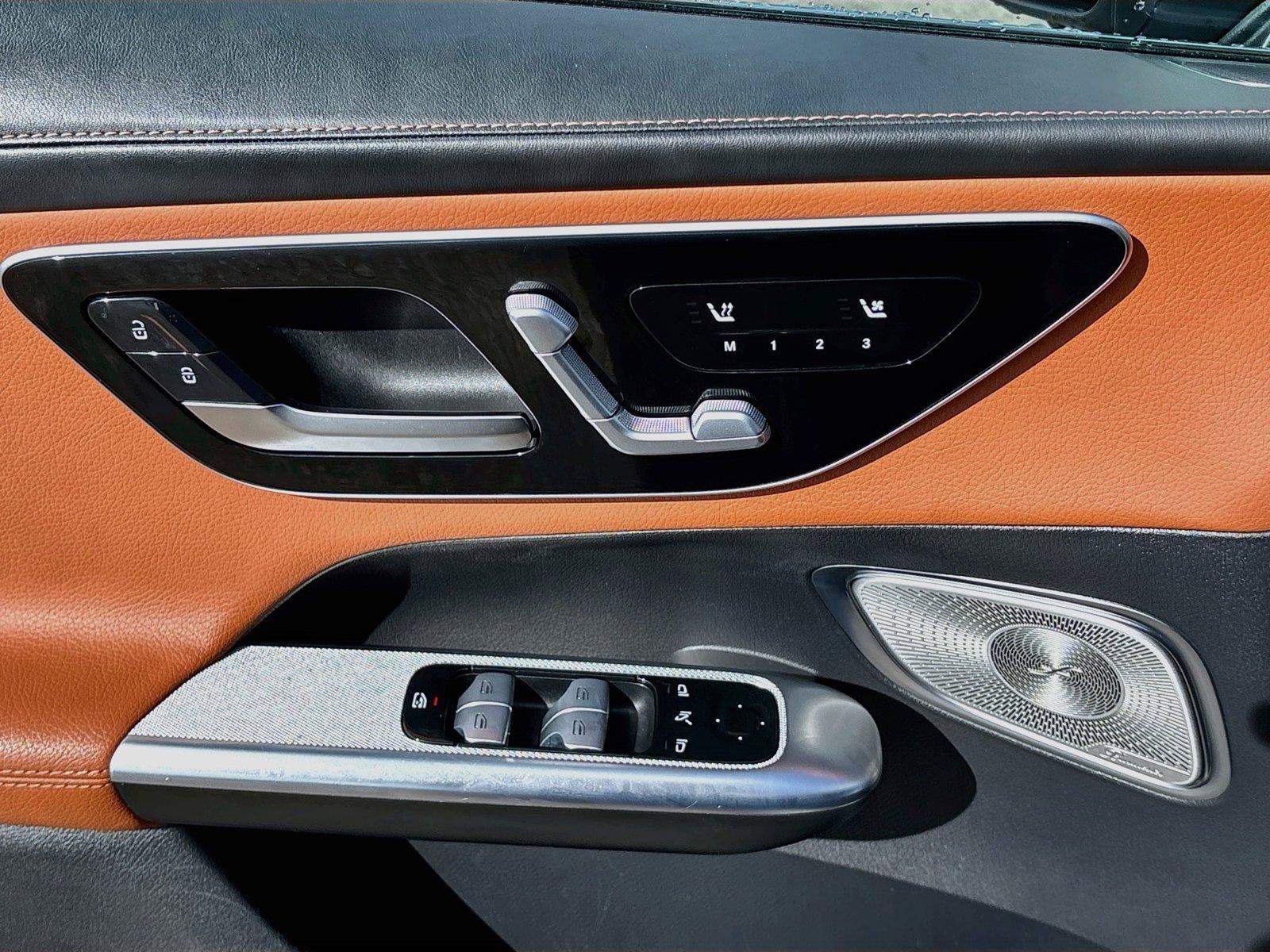 Used 2023 Mercedes-Benz GLC 300 w/ Exclusive Trim Package image 18