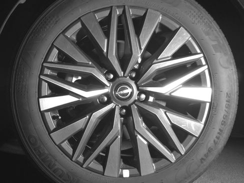 Used 2025 Nissan Altima 2.5 SV image 12