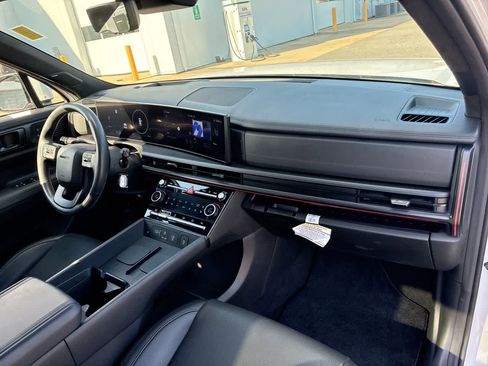 Used 2024 Hyundai Santa Fe Calligraphy image 30
