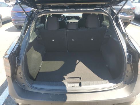 Used 2025 Nissan Kicks SV image 6