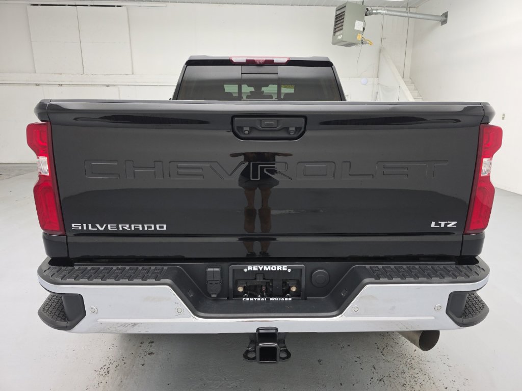 Used 2022 Chevrolet Silverado 3500 LTZ w/ LTZ Premium Package AWD/4WD image 11
