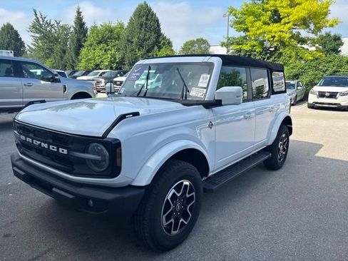 Used 2023 Ford Bronco Outer Banks AWD/4WD image 13