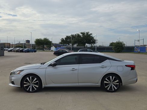 Used 2020 Nissan Altima 2.5 SR FWD image 7