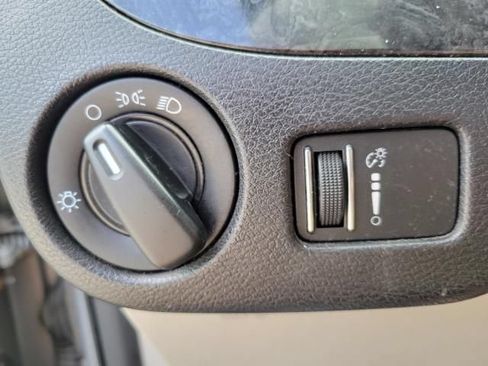 Used 2014 Dodge Grand Caravan SXT FWD image 21