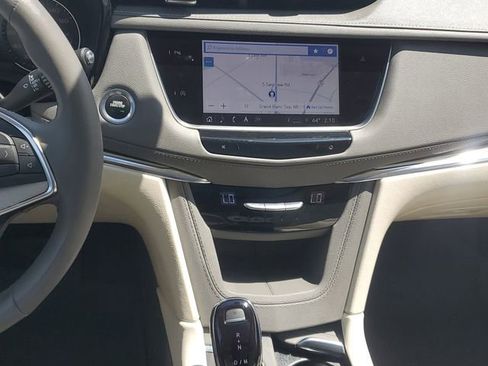 Certified 2023 Cadillac XT5 Premium Luxury w/ LPO, Floor Liner Package AWD/4WD image 32
