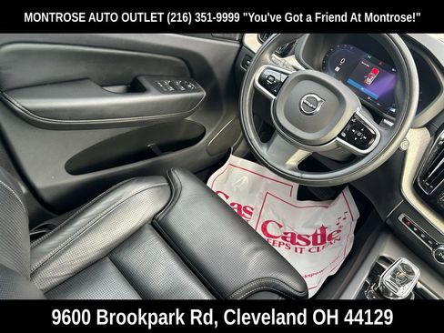 Used 2022 Volvo XC60 B5 Inscription image 18