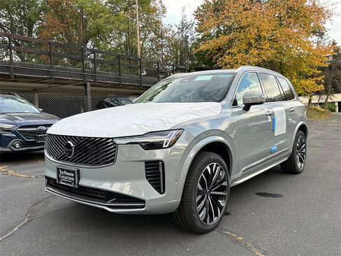 New 2026 Volvo XC90 B6 Plus w/ Protection Package Premier image 5