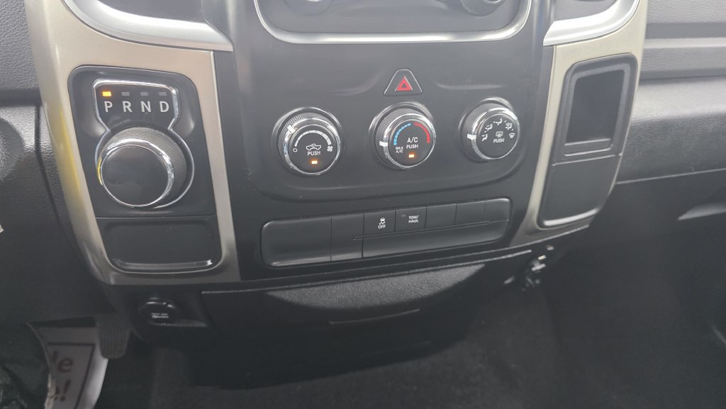 Used 2015 RAM 1500 Classic SLT RWD image 17