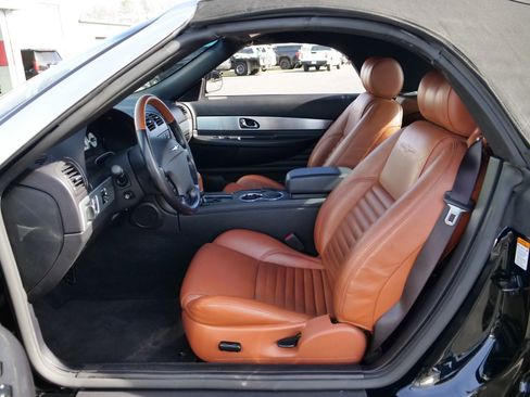 Used 2003 Ford Thunderbird image 24