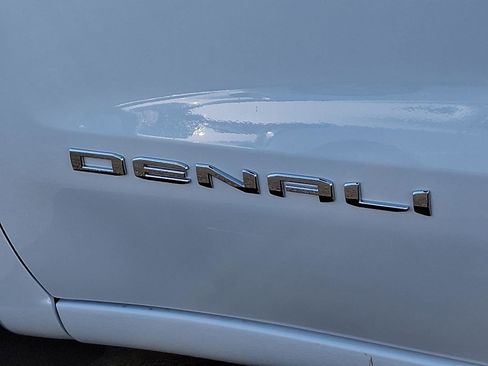 New 2026 GMC Sierra 1500 Denali w/ Denali Reserve Package AWD/4WD image 12